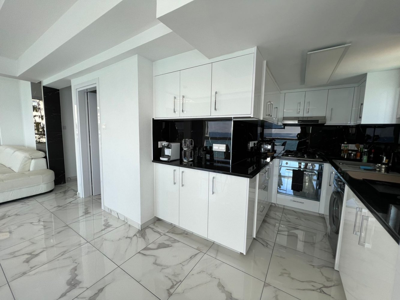 3 bedrooms Apartment in Germasogeia, Limassol, Cyprus No. 60519