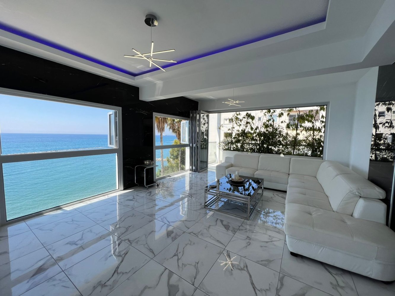 3 bedrooms Apartment in Germasogeia, Limassol, Cyprus No. 60519