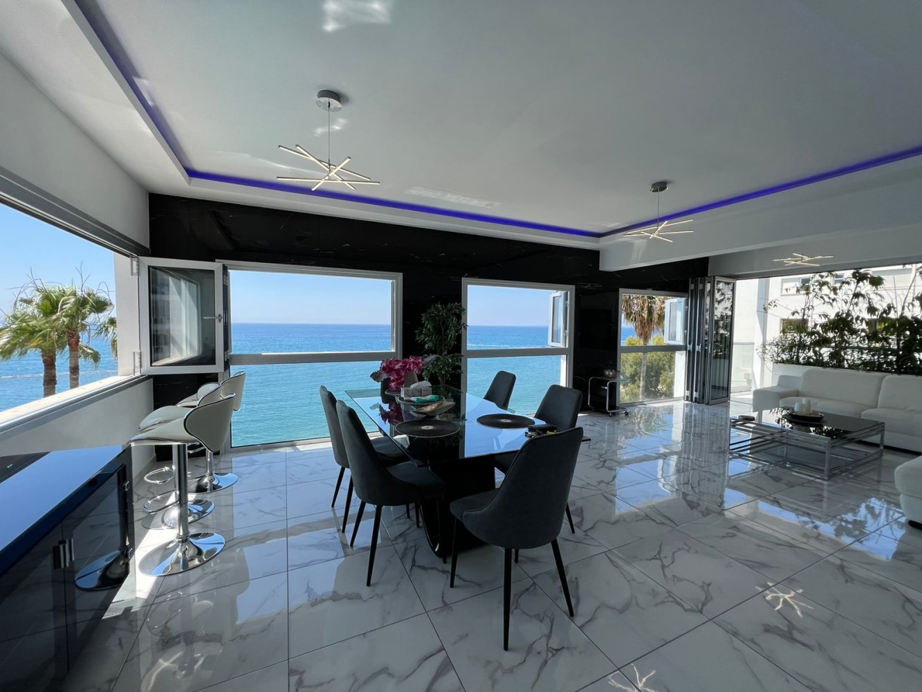 3 bedrooms Apartment in Germasogeia, Limassol, Cyprus No. 60519