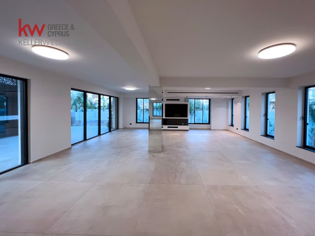 7 bedrooms Villa in Latsia, Nicosia, Cyprus No. 61215