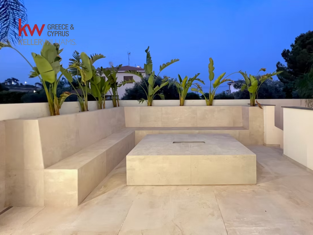 7 bedrooms Villa in Latsia, Nicosia, Cyprus No. 61215