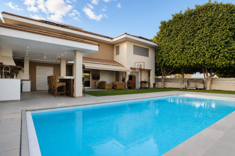 5 bedrooms Villa in Limassol, Cyprus No. 61587