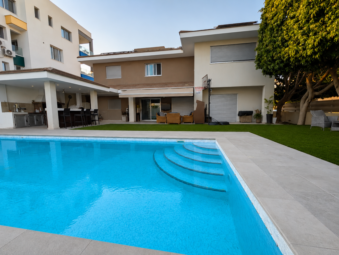 5 bedrooms Villa in Limassol, Cyprus No. 61587