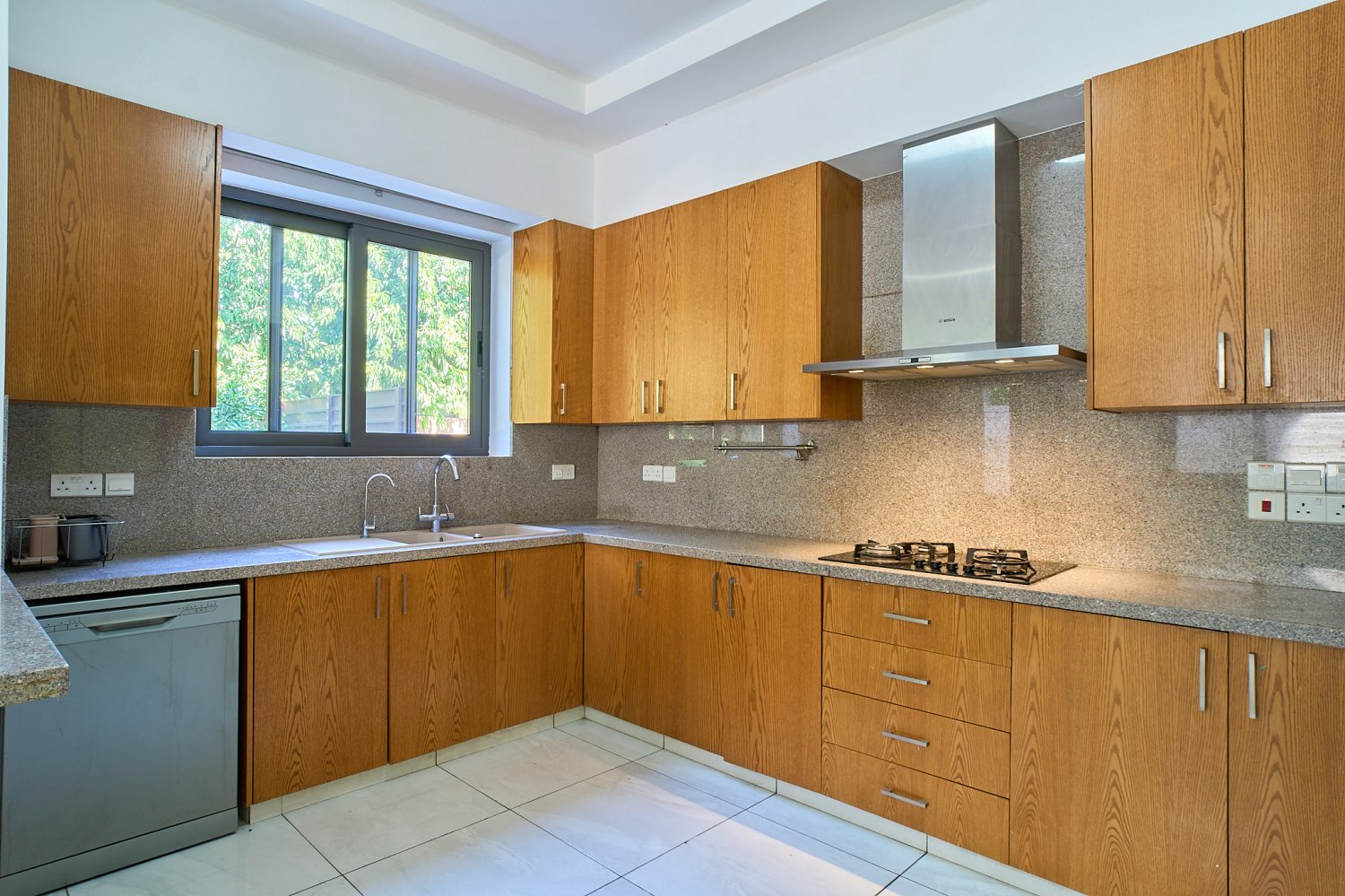 4 bedrooms Villa in Agios Athanasios, Limassol, Cyprus No. 62771