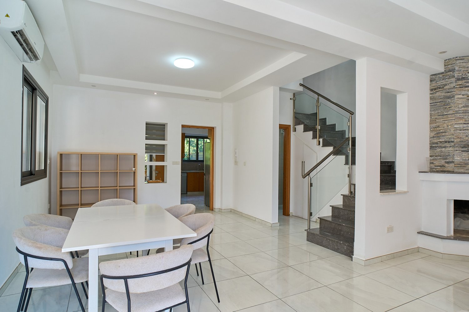 4 bedrooms Villa in Agios Athanasios, Limassol, Cyprus No. 62771