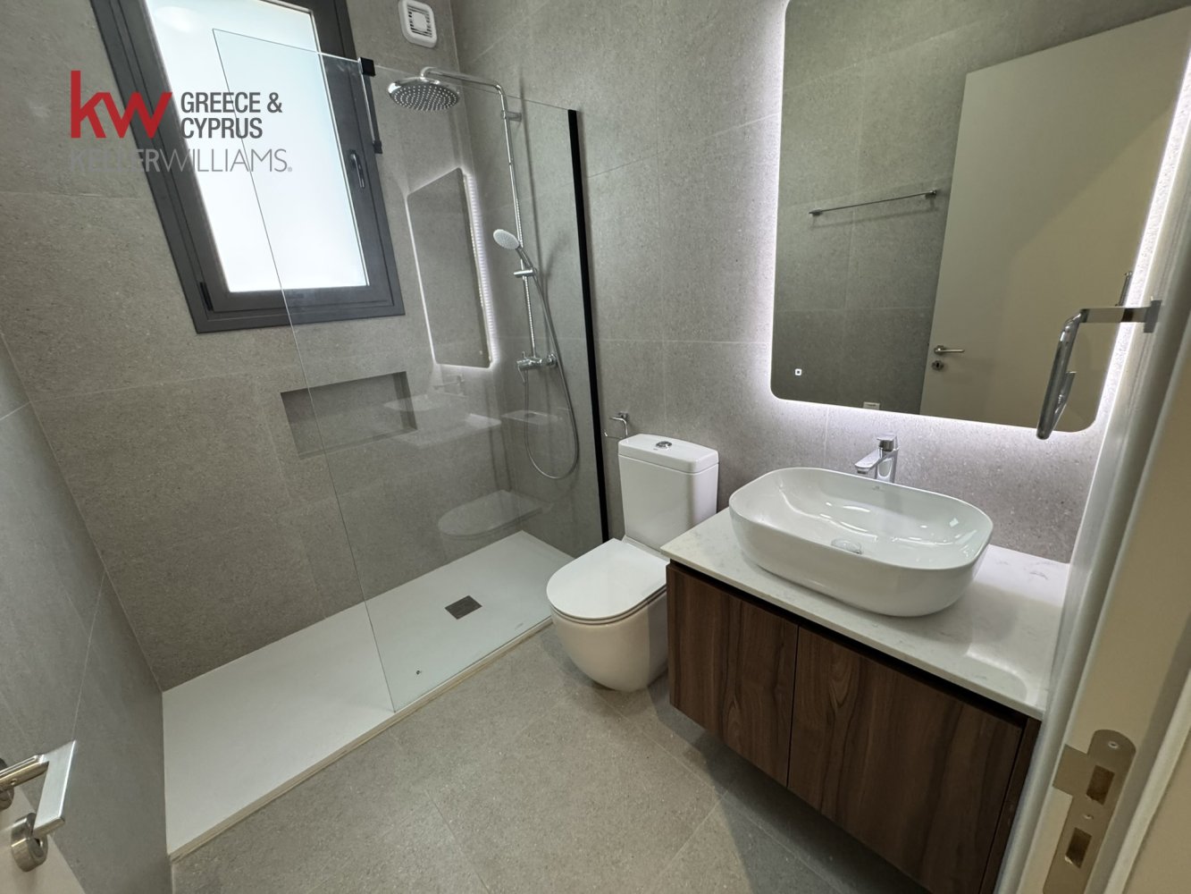 2 chambres Appartement à Aradippou, Larnaka, Chypre No. 40101