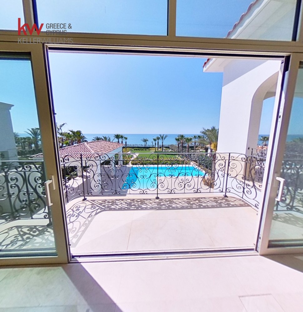 6 bedrooms Villa in Pervolia, Larnaka, Cyprus No. 40148