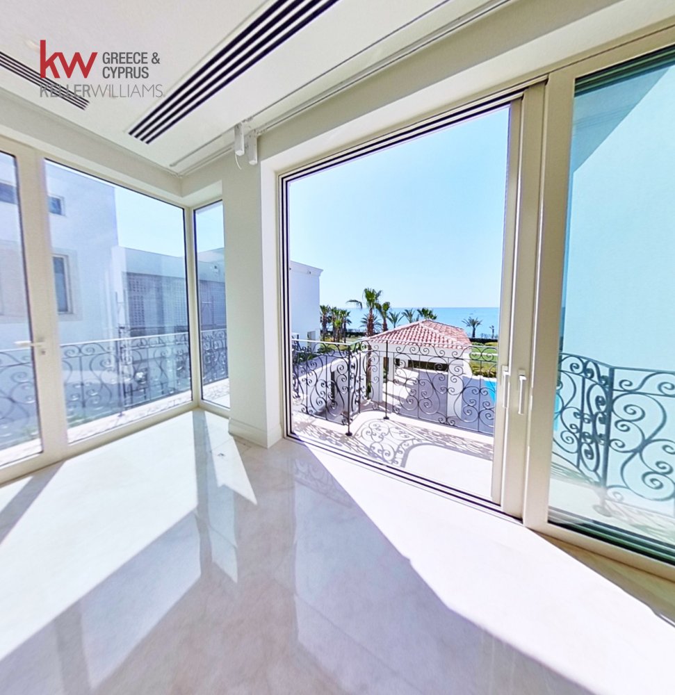 6 bedrooms Villa in Pervolia, Larnaka, Cyprus No. 40148