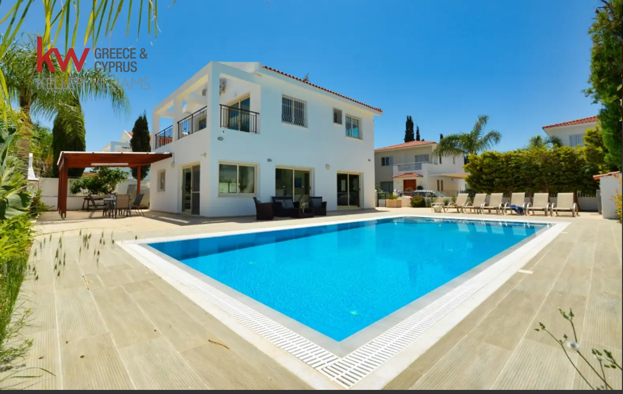 4 bedrooms Villa in Paralimni, Ammochostos, Cyprus No. 39944