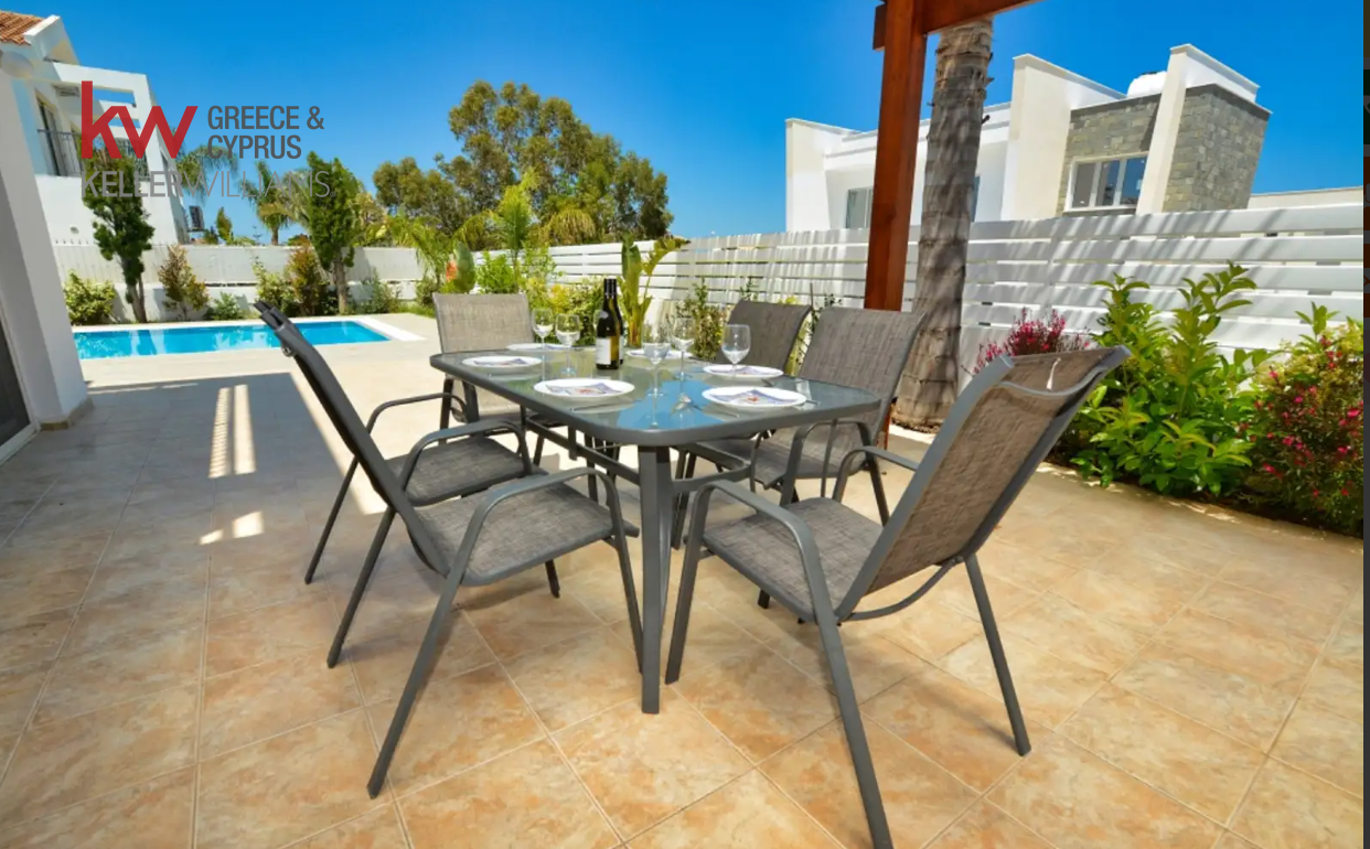 4 bedrooms Villa in Paralimni, Ammochostos, Cyprus No. 39944