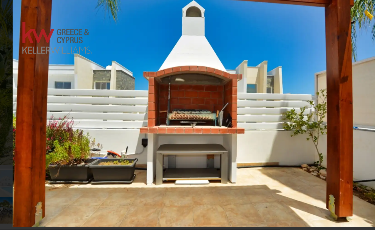 4 bedrooms Villa in Paralimni, Ammochostos, Cyprus No. 39944