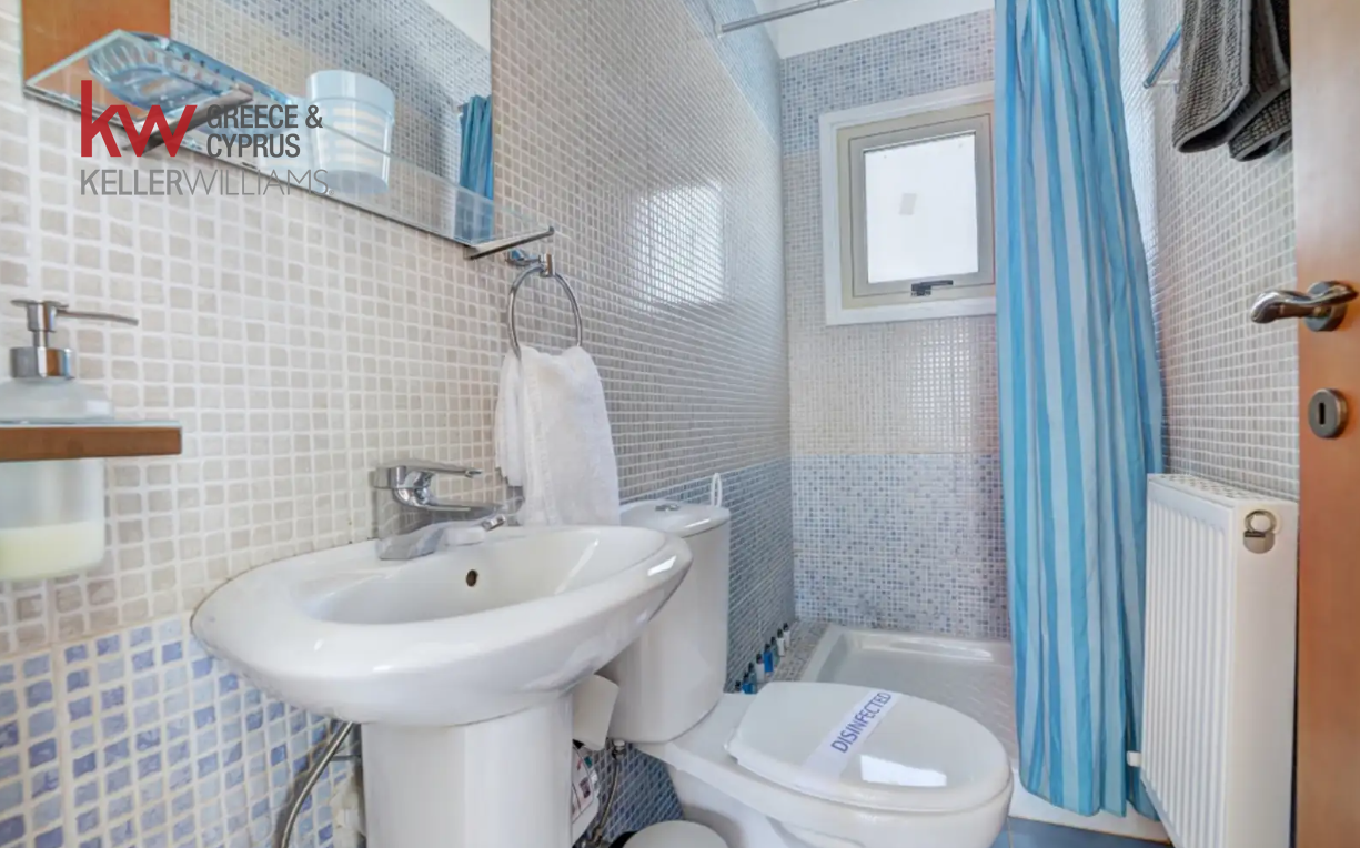 4 bedrooms Villa in Paralimni, Ammochostos, Cyprus No. 39944