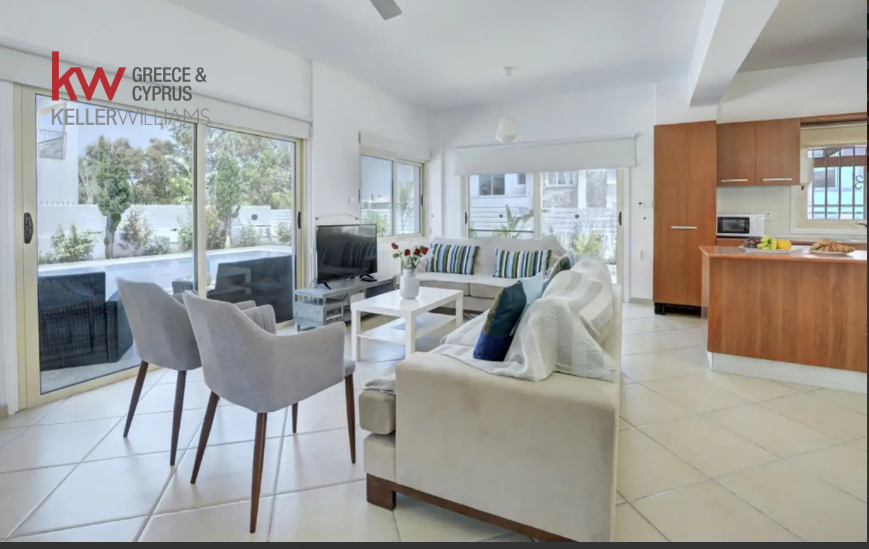 4 bedrooms Villa in Paralimni, Ammochostos, Cyprus No. 39944