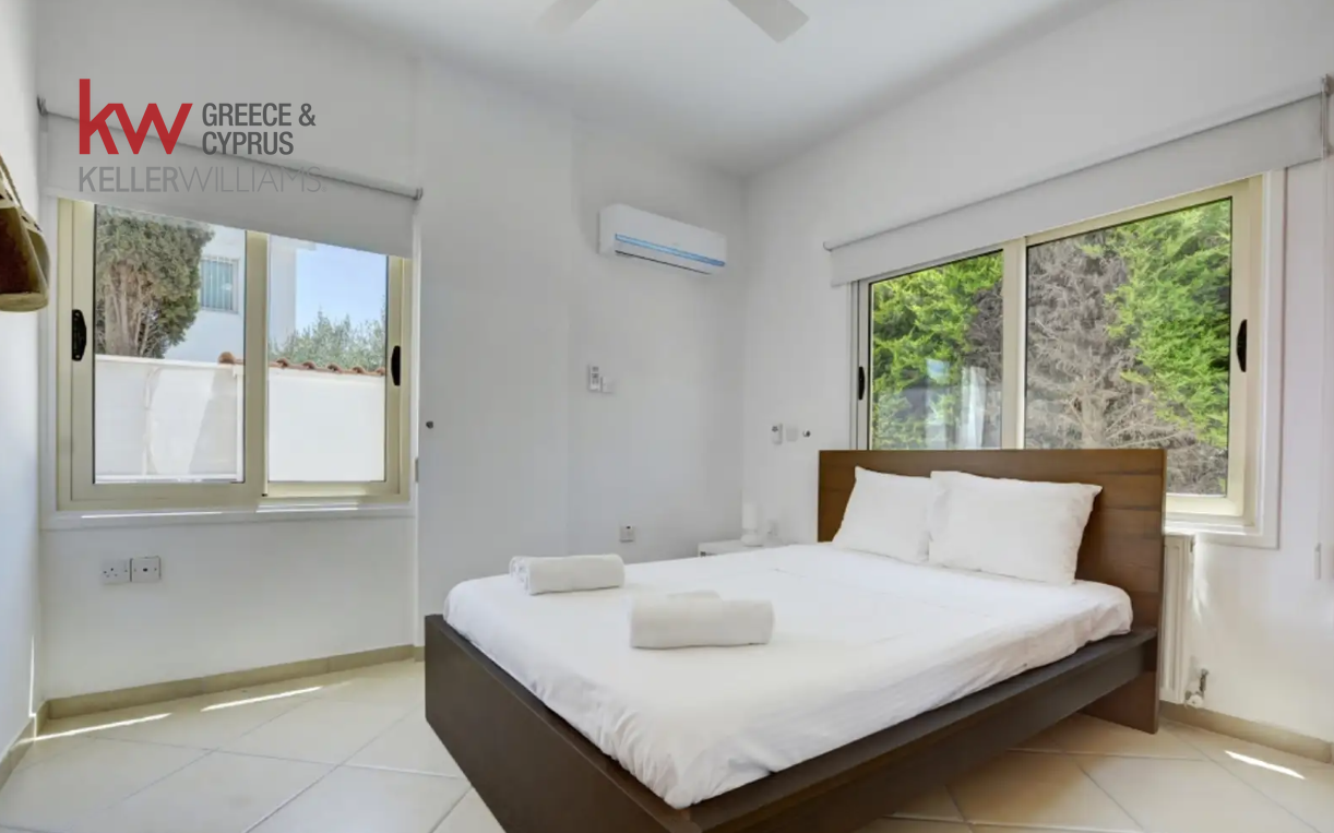 4 bedrooms Villa in Paralimni, Ammochostos, Cyprus No. 39944