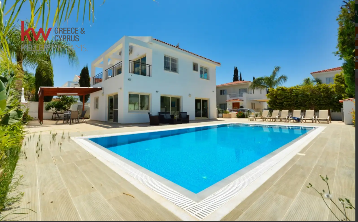 4 bedrooms Villa in Paralimni, Ammochostos, Cyprus No. 39944