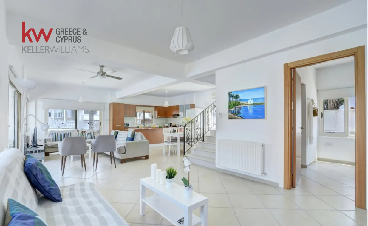 4 bedrooms Villa in Paralimni, Ammochostos, Cyprus No. 39944
