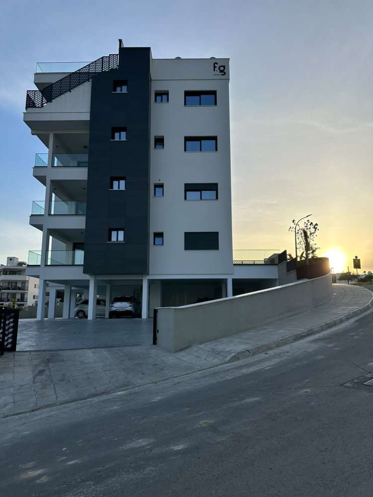 2 bedrooms Apartment in Germasogeia, Limassol, Cyprus No. 60730