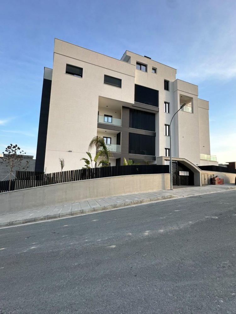 2 bedrooms Apartment in Germasogeia, Limassol, Cyprus No. 60730