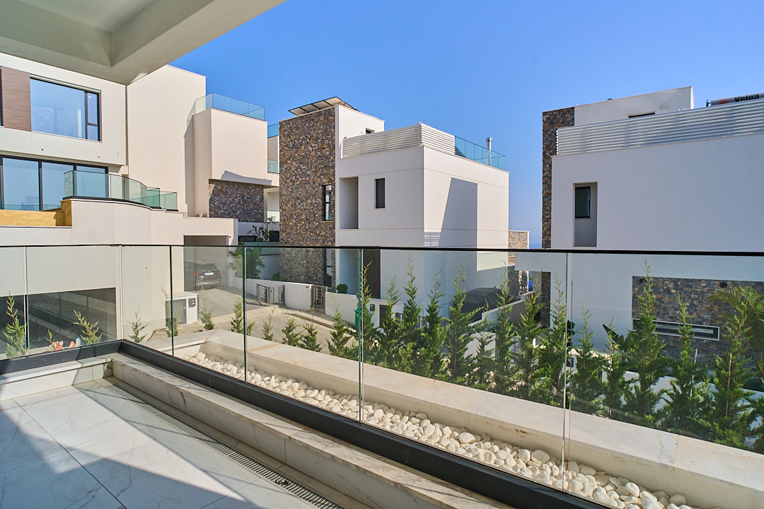 4 bedrooms Villa in Germasogeia, Limassol, Cyprus No. 61988