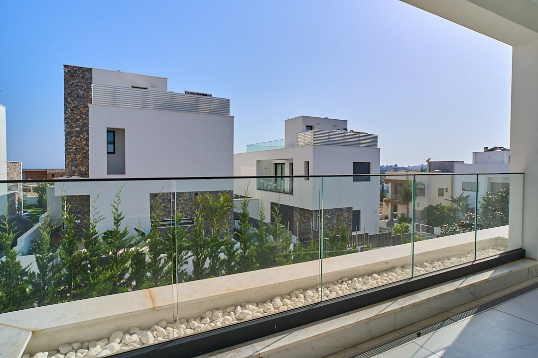 4 bedrooms Villa in Germasogeia, Limassol, Cyprus No. 61988