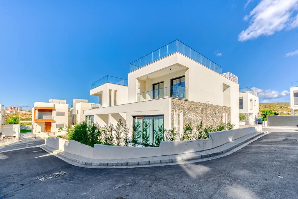 4 bedrooms Villa in Germasogeia, Limassol, Cyprus No. 61988