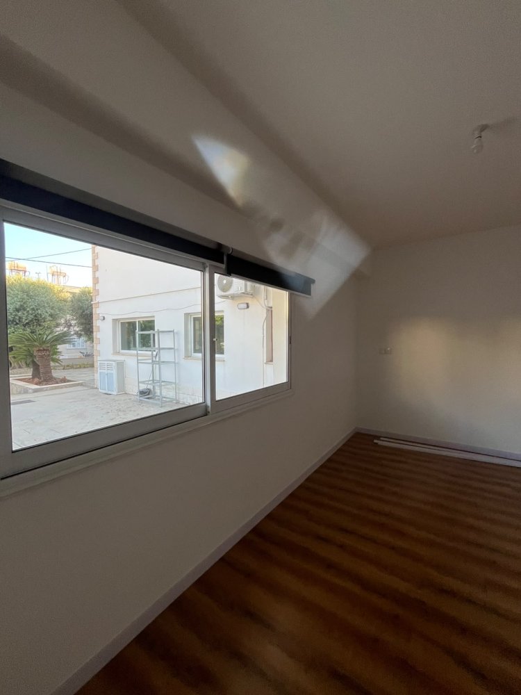 8 habitaciones Local comercial en Limassol, Chipre No. 62256