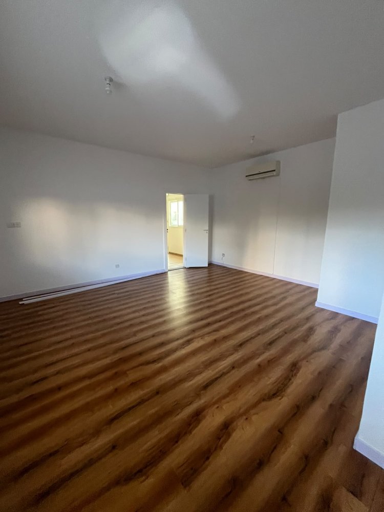 8 habitaciones Local comercial en Limassol, Chipre No. 62256