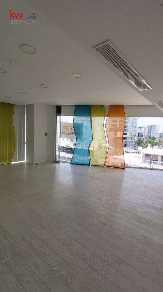 6 rooms Office in Nicosia, Cyprus No. 40138