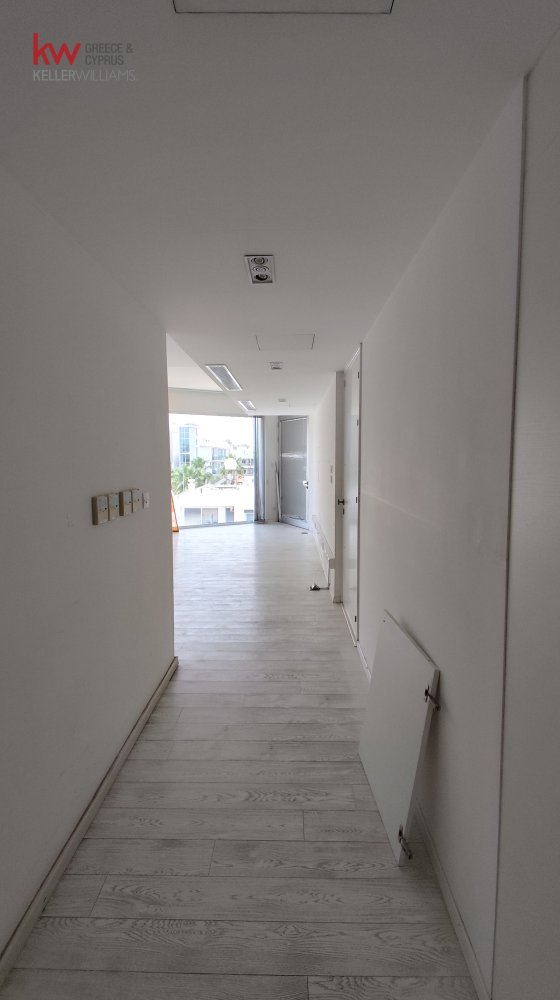 6 rooms Office in Nicosia, Cyprus No. 40138