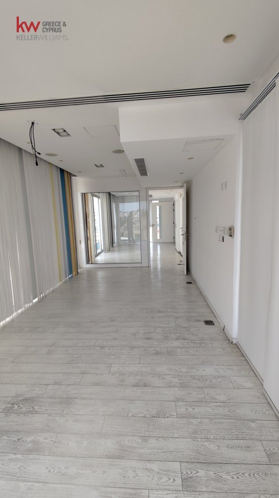 6 rooms Office in Nicosia, Cyprus No. 40138