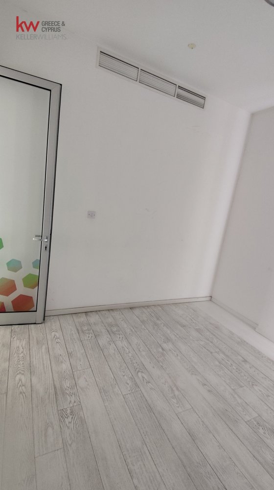 6 rooms Office in Nicosia, Cyprus No. 40138