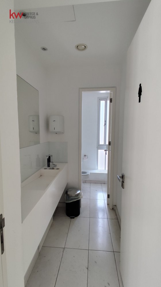 6 rooms Office in Nicosia, Cyprus No. 40138