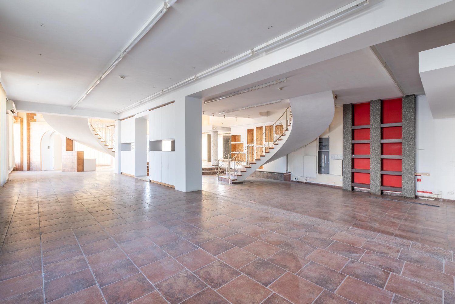 952m2 Local comercial en Nicosia, Chipre No. 65533