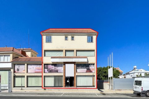 952m2 Local comercial en Nicosia, Chipre No. 65533