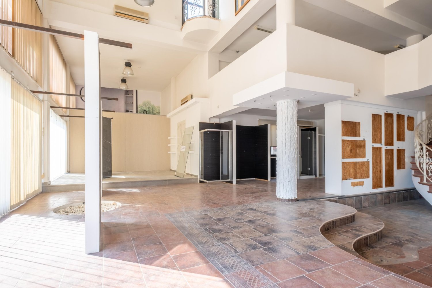952m2 Local comercial en Nicosia, Chipre No. 65533