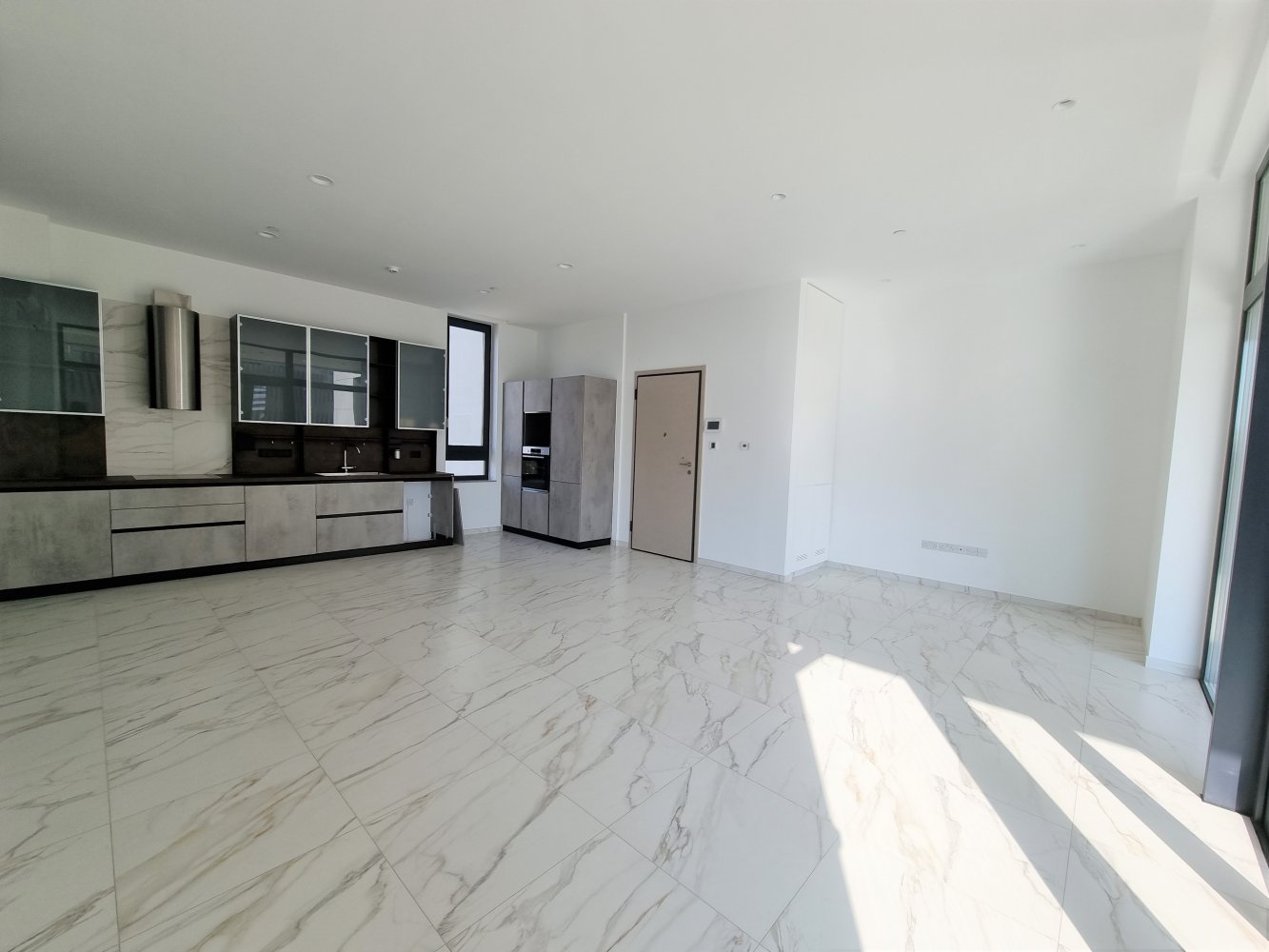 85m2 Apartment in Germasogeia, Limassol, Cyprus No. 61996