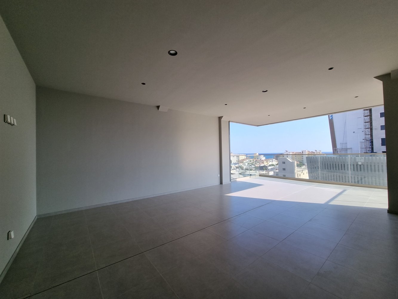 85m2 Apartment in Germasogeia, Limassol, Cyprus No. 61996