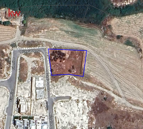 Земельный участок 1701м2 в Арадипу, Ларнака, Кипр № 40478