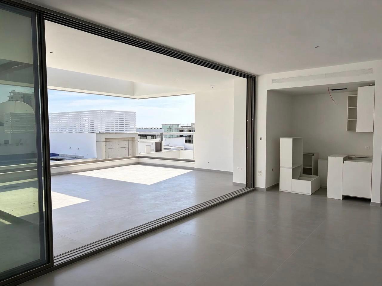 2 bedrooms Apartment in Germasogeia, Limassol, Cyprus No. 62216