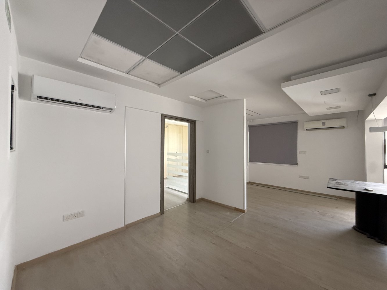 Офис с 6 комнатами в Ларнака, Кипр № 61369