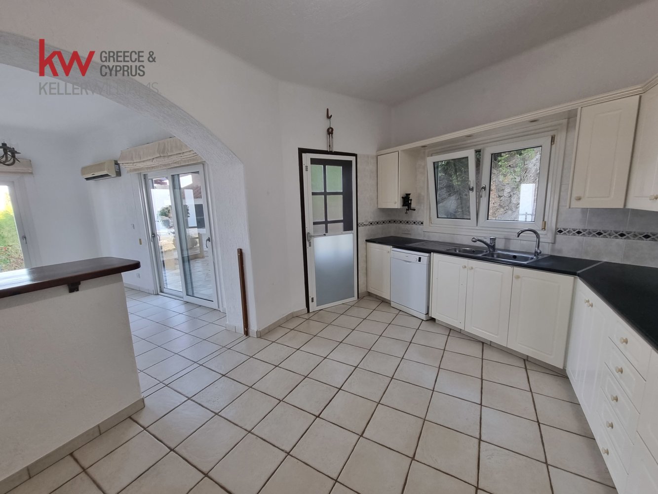 5 chambres Villa à Tala, Paphos, Chypre No. 60093