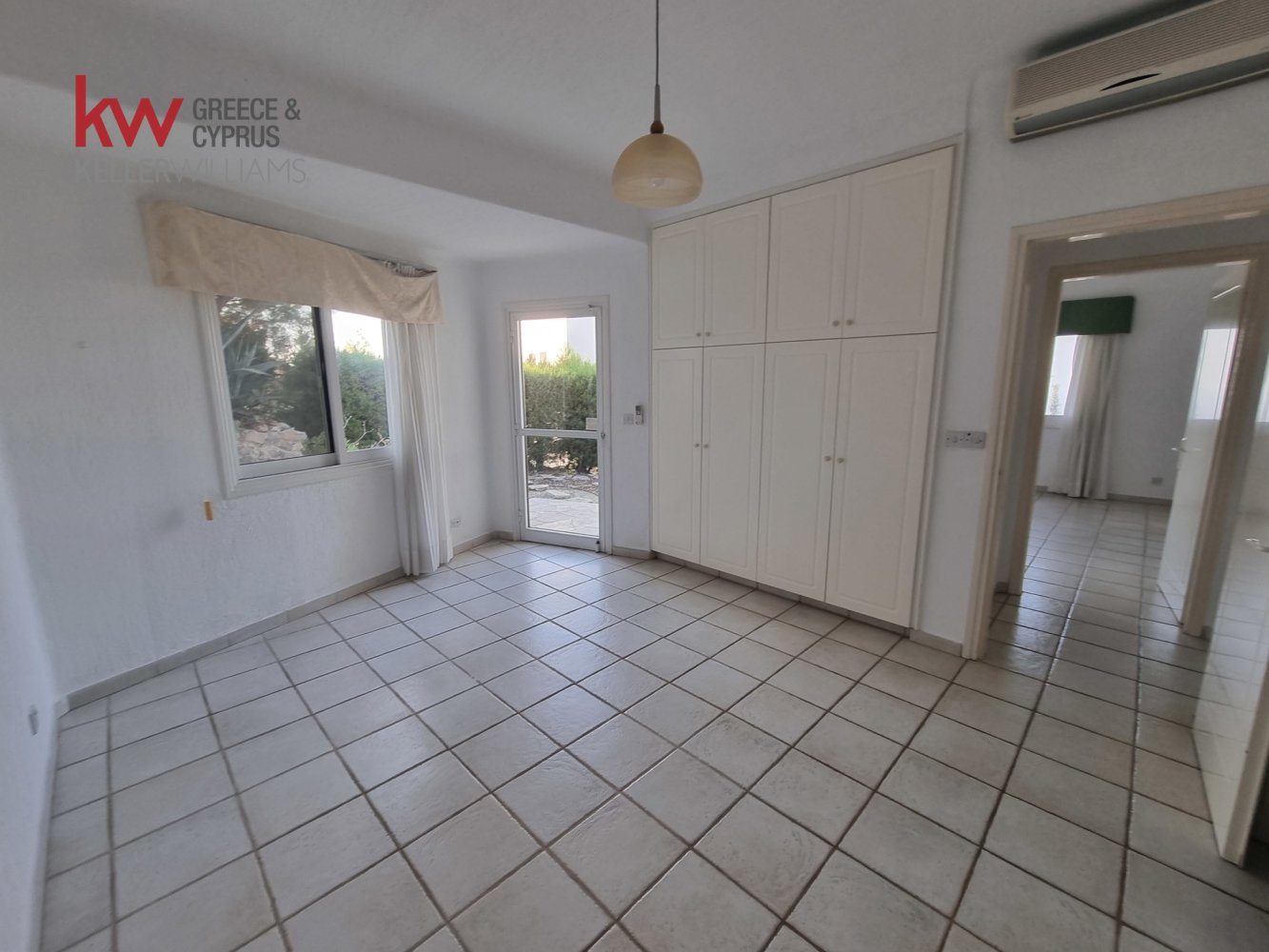 5 chambres Villa à Tala, Paphos, Chypre No. 60093