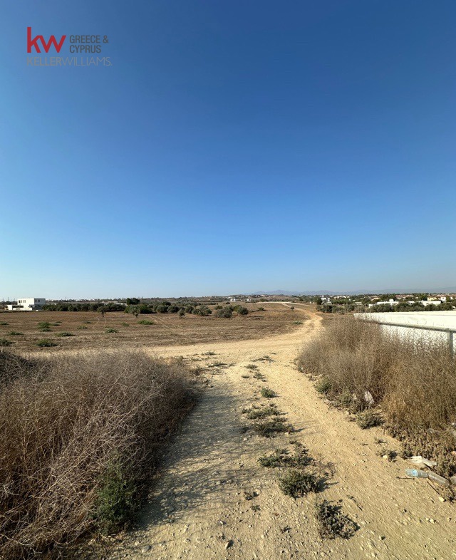 658m2 Land in Lakatamia, Nicosia, Cyprus No. 40075