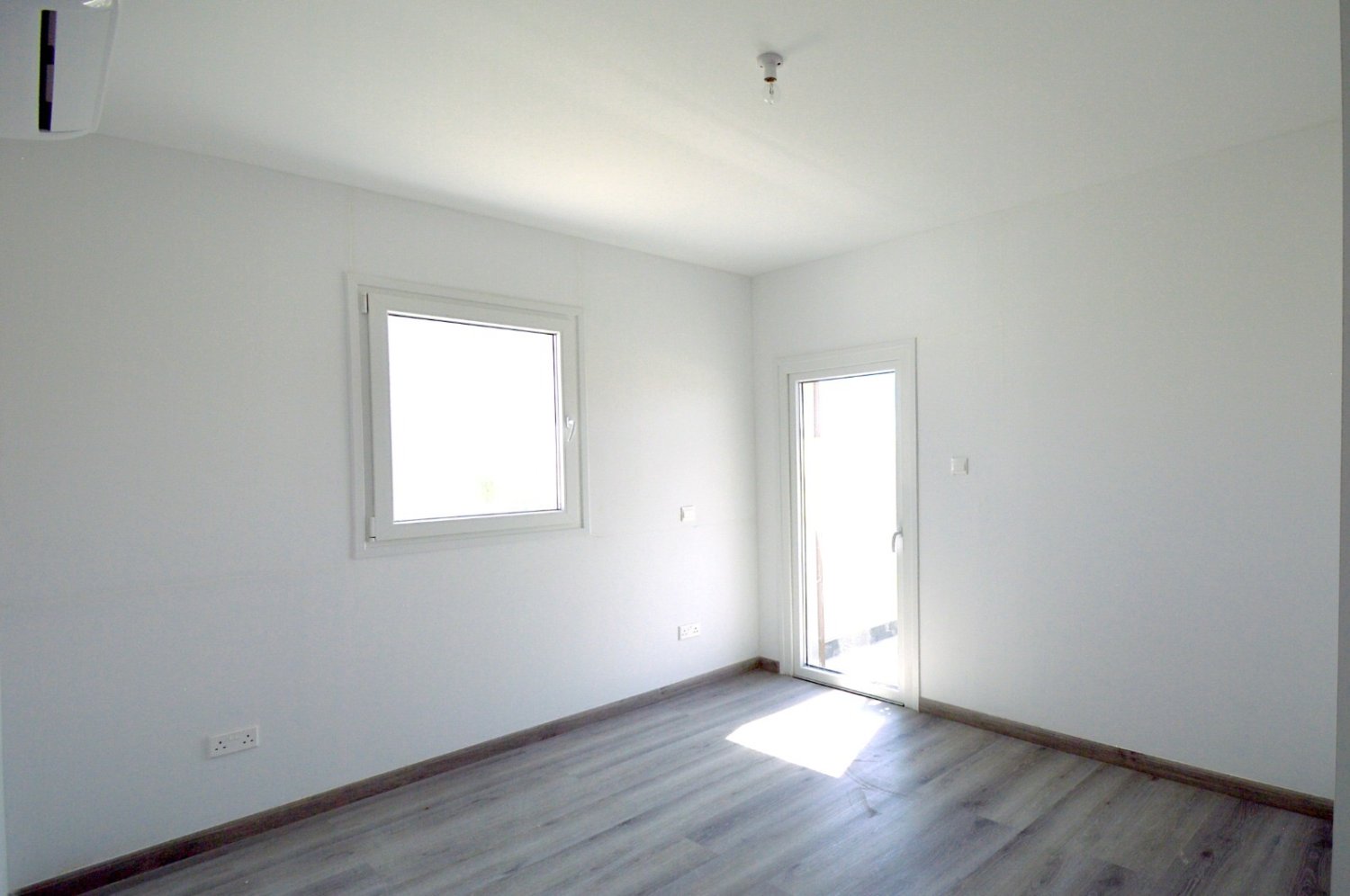 Квартира с 2 спальнями в Ларнака, Кипр № 62682