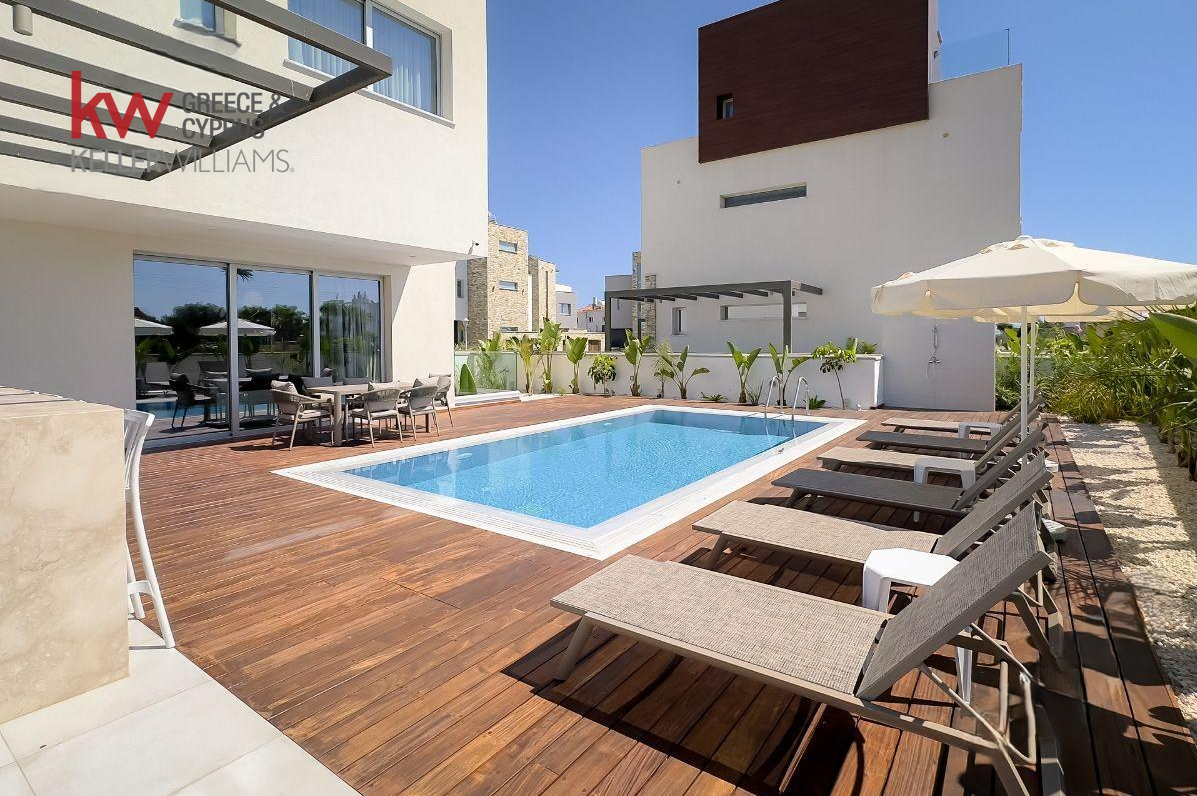 4 bedrooms Villa in Ayia Napa, Ammochostos, Cyprus No. 40472