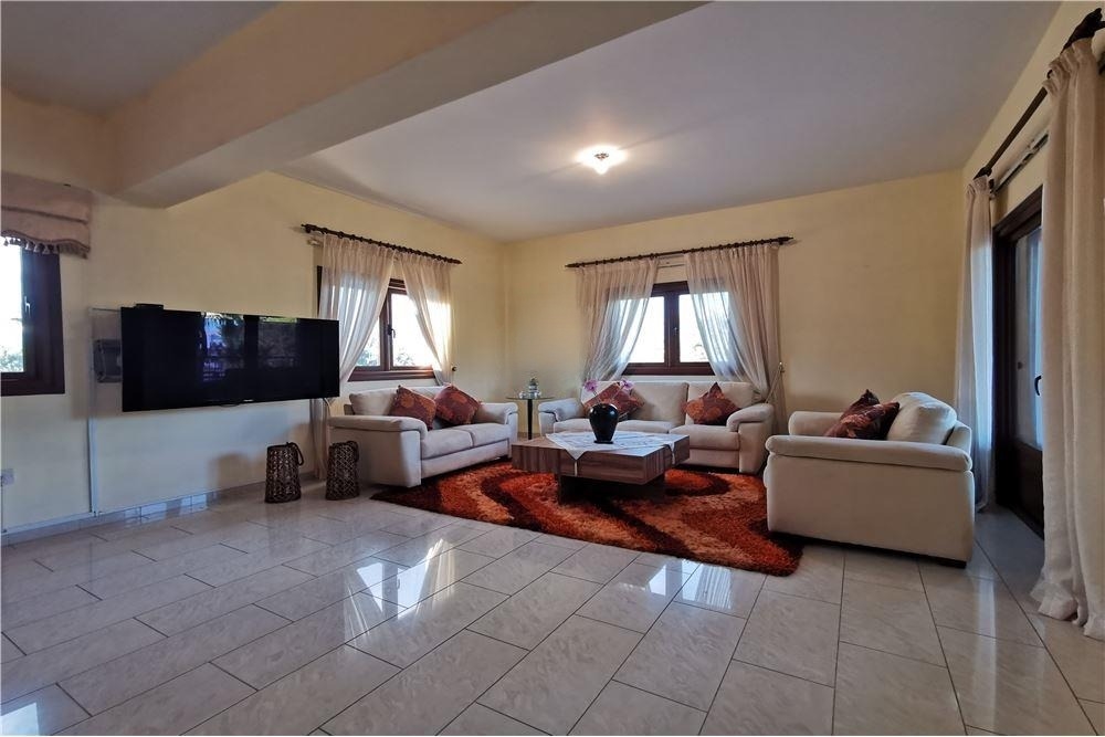 4 bedrooms Villa in Lakatamia, Nicosia, Cyprus No. 40261