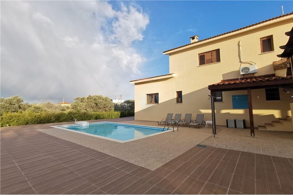 4 bedrooms Villa in Lakatamia, Nicosia, Cyprus No. 40261