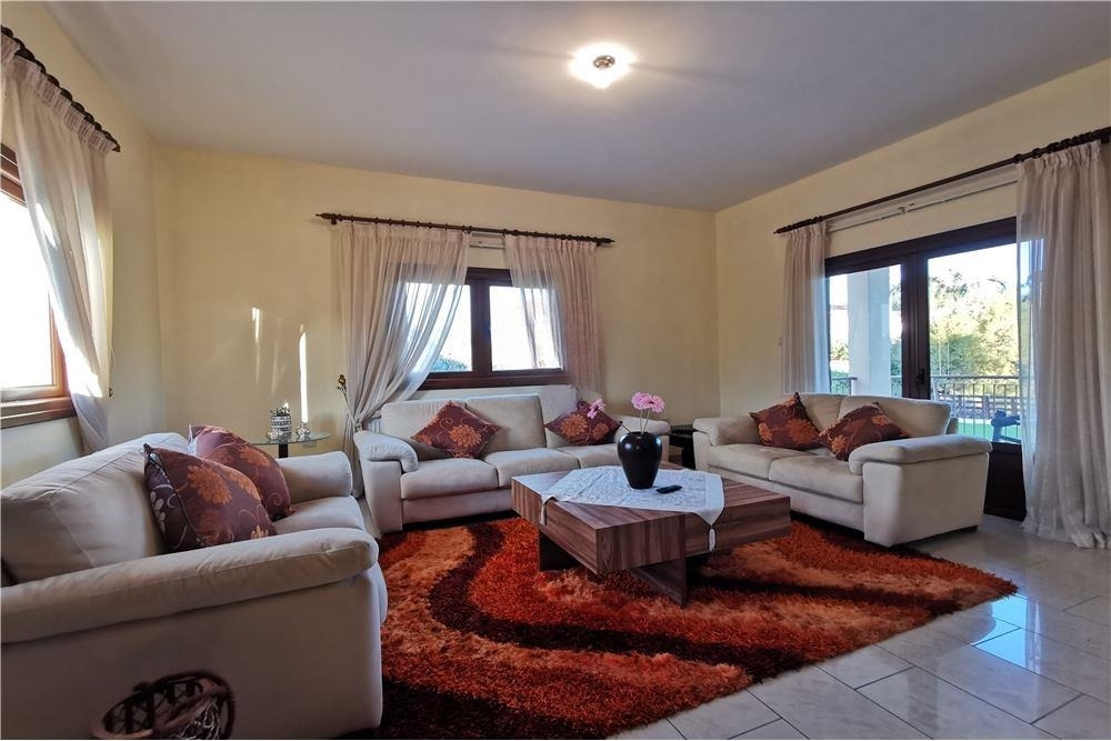 4 bedrooms Villa in Lakatamia, Nicosia, Cyprus No. 40261