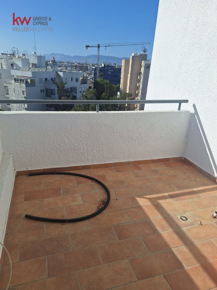 3 bedrooms Apartment in Nicosia, Cyprus No. 39837