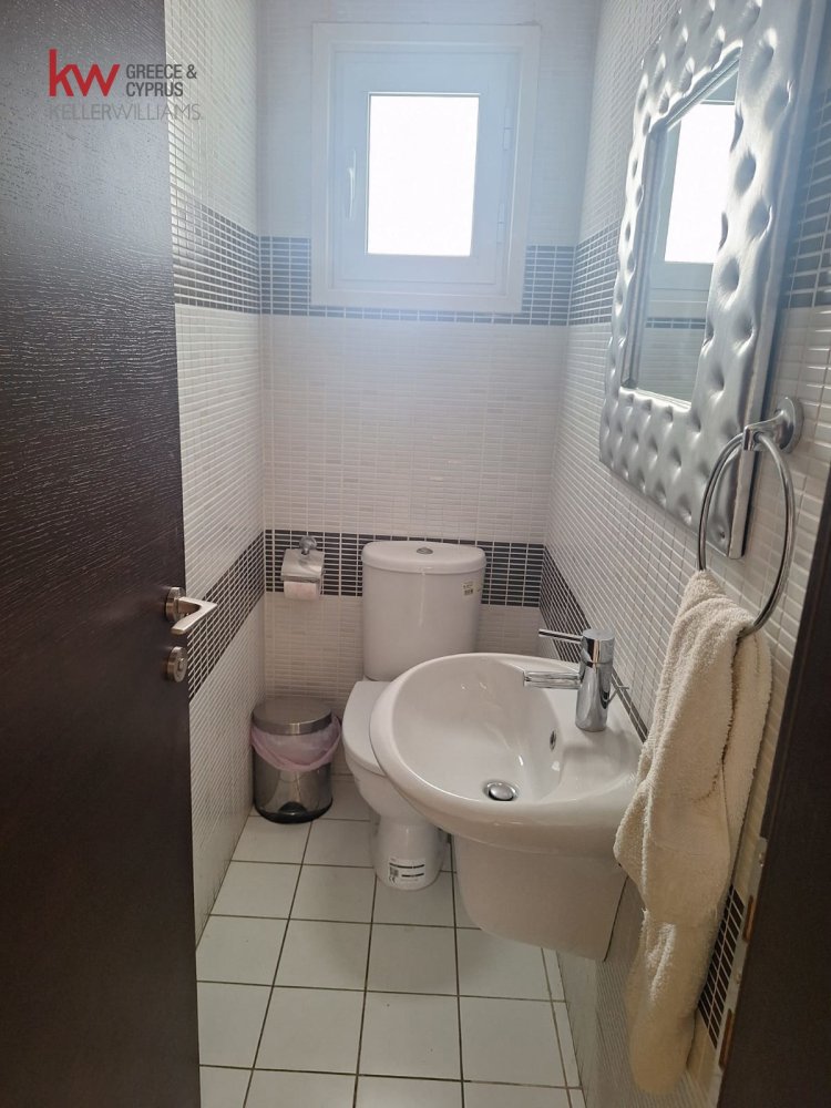 3 bedrooms Apartment in Nicosia, Cyprus No. 39837
